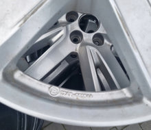 Laden Sie das Bild in den Galerie-Viewer, 1x Alufelge 17 Zoll 6.5" 5x100 39ET KBA53528 Rim Wheel FEL2749739639lp