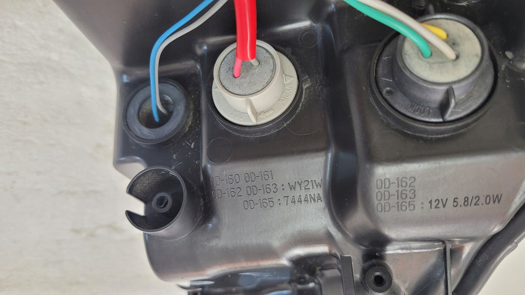 Frontscheinwerfer Toyota Yaris Links Scheinwerfer Headlight