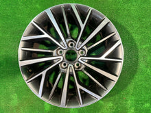 Load image into Gallery viewer, 1x Alufelge 18 Zoll 7.0&quot; 5x114.3 51ET 52910-D7320 Hyundai Tucson Rim Wheel