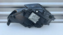 Laden Sie das Bild in den Galerie-Viewer, Frontscheinwerfer Audi A3 8Y0941034 Ein Stück (Rechts oder Links) Headlight SCH1851145115vh