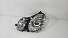 Laden Sie das Bild in den Galerie-Viewer, Frontscheinwerfer Mercedes-Benz W211 1246342353 Links Scheinwerfer Headlight SCH4023172794ml
