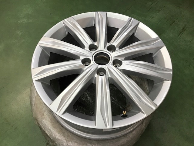 1x Alufelge 17 Zoll 6.5" 5x112 48,5ET Glanz Silber 5TA601025J VW Touran