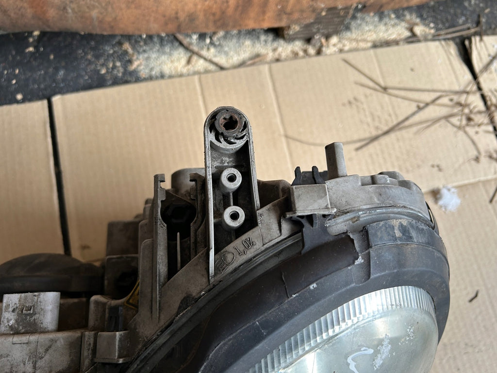 Frontscheinwerfer Mercedes-Benz W203 189WE4F169WE1D 1307329088 Xenon Links SCH1181097465fa