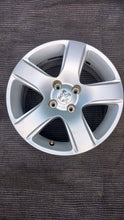 Load image into Gallery viewer, 1x Alufelge 16 Zoll 7.0" 4x108 32ET Glanz Silber 9684880380 Peugeot 3008 FEL4441679413vm