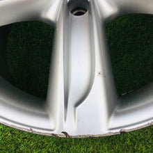 Load image into Gallery viewer, 1x Alufelge 18 Zoll 9.0" 5x112 52ET Glanz Silber 8J0601025 Audi Tt Rim Wheel FEL1103873294lz