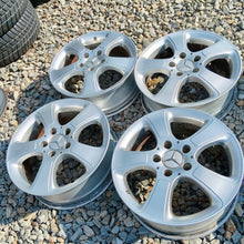 Laden Sie das Bild in den Galerie-Viewer, 4x Alufelge 16 Zoll 6.0" 5x112 46ET Glanz Silber A1694011002 Mercedes-Benz FEL4262702788uo