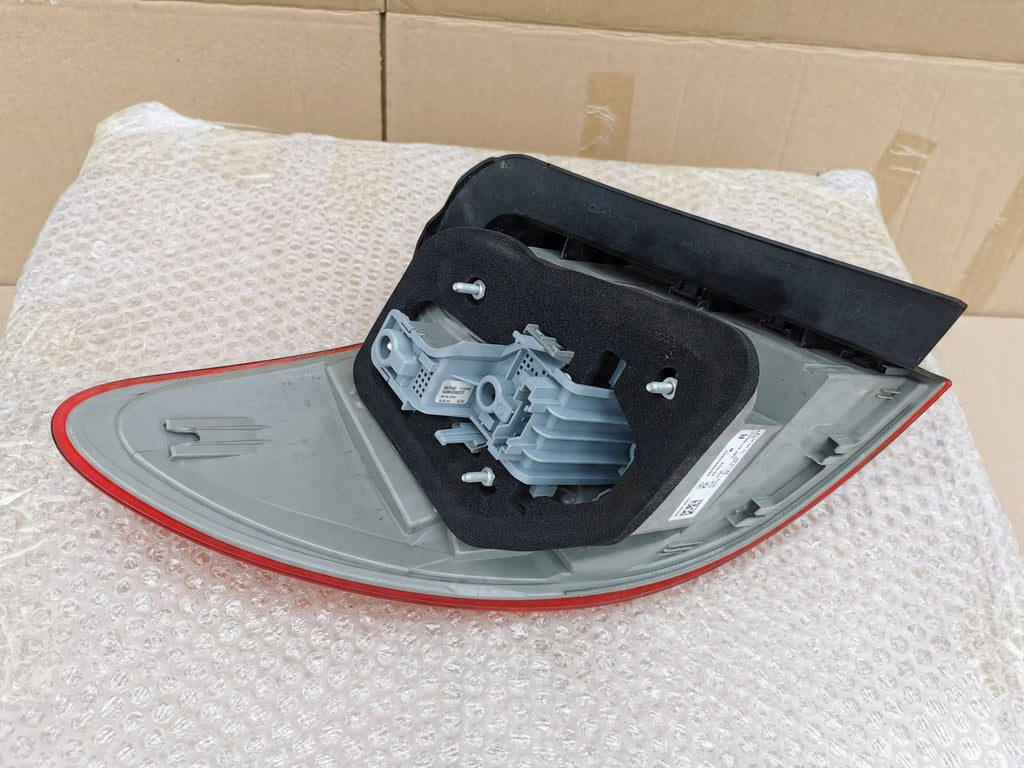 Rückleuchte Mercedes-Benz W246 A2468200664 Rechts Rearlight