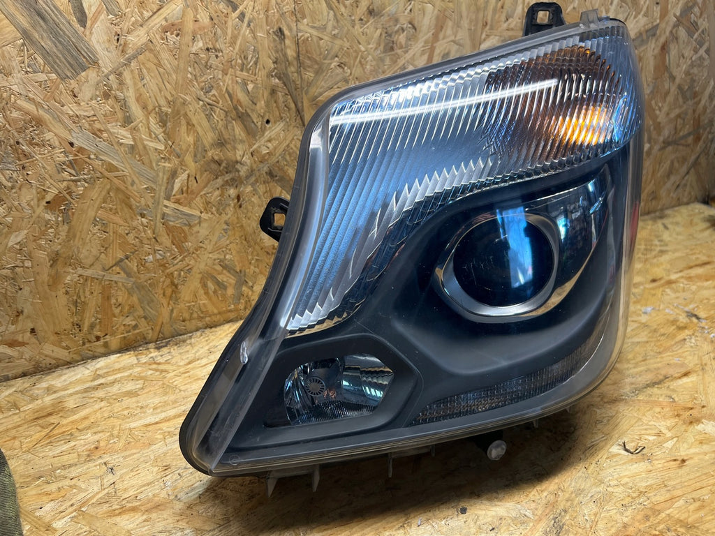 Frontscheinwerfer Mercedes-Benz Sprinter 906 A9068203161 Xenon Links Headlight