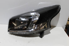 Laden Sie das Bild in den Galerie-Viewer, Frontscheinwerfer Opel Vivaro B Trafic III 260607359R Links Headlight SCH6221291629cg