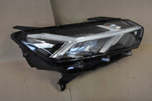 Laden Sie das Bild in den Galerie-Viewer, Frontscheinwerfer Dacia Sandero III Logan Jogger 260106343R Rechts Headlight