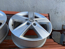 Laden Sie das Bild in den Galerie-Viewer, 1x Alufelge 16 Zoll 6.0&quot; 5x112 48ET Glanz Silber 5E0601025M Skoda Octavia Iii