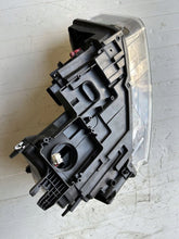 Laden Sie das Bild in den Galerie-Viewer, Frontscheinwerfer Audi Q3 8U0941003H Xenon Links Scheinwerfer Headlight