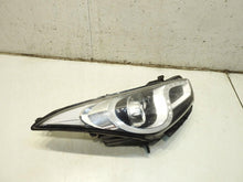 Laden Sie das Bild in den Galerie-Viewer, Frontscheinwerfer Hyundai I I40 921023 921023Z090 Xenon Rechts Headlight