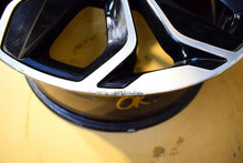 Load image into Gallery viewer, 1x Alufelge 17 Zoll 7.0&quot; 4x100 44ET 403001878R Renault Clio IV Captur Rim Wheel