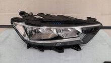 Laden Sie das Bild in den Galerie-Viewer, Frontscheinwerfer VW T-Roc 90136433 Rechts Scheinwerfer Headlight SCH5691659614jt