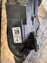 Laden Sie das Bild in den Galerie-Viewer, Frontscheinwerfer VW Golf Sportsvan 517941034B Xenon Rechts Headlight SCH3332587592lh