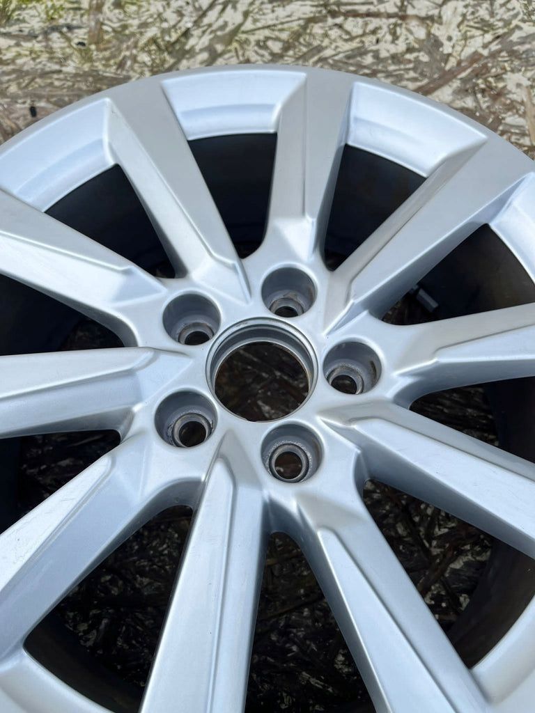 1x Alufelge 16 Zoll 6.5" 5x110 82A601025C Audi A1 Rim Wheel