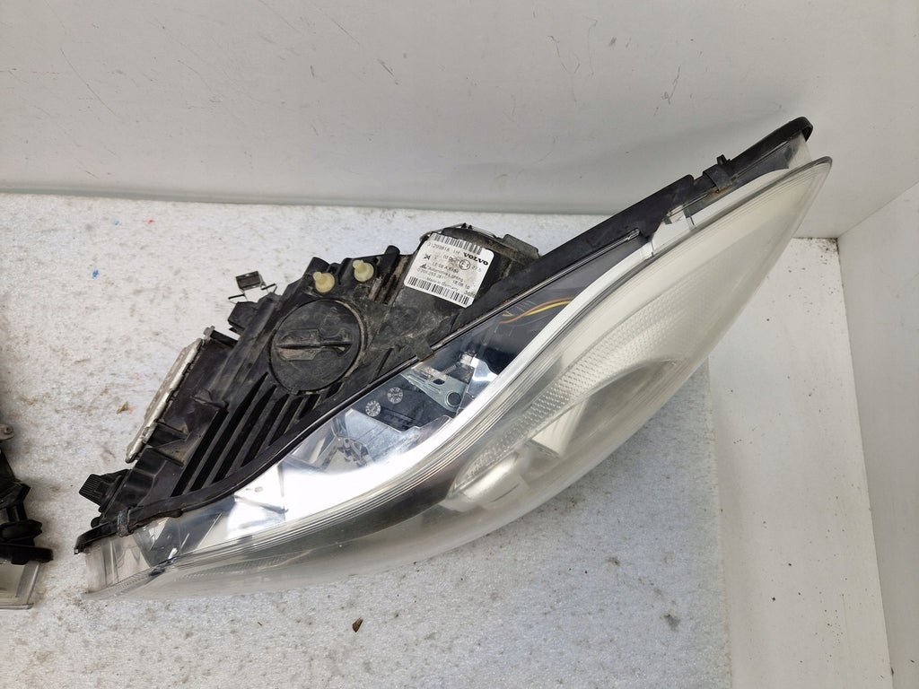 Frontscheinwerfer Volvo C30 31299818 31299819 LE08A6184 Xenon Rechts oder Links SCH6245034130rg