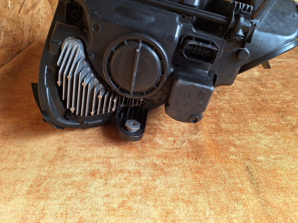 Frontscheinwerfer Mercedes-Benz W212 A2128203259 Xenon Rechts Headlight SCH8218140322jh