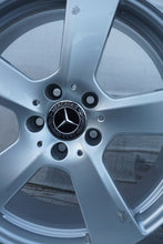 Load image into Gallery viewer, 4x Alufelge 18 Zoll 8.5" 5x112 48ET Glanz Silber A2124011302 Mercedes-Benz FEL2621481142kk