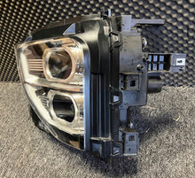 Laden Sie das Bild in den Galerie-Viewer, Frontscheinwerfer Mitsubishi Eclipse Cross I PSH23 Links Scheinwerfer Headlight SCH1831483131mk