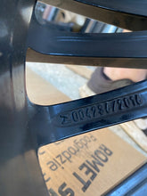 Laden Sie das Bild in den Galerie-Viewer, 1x Alufelge 17 Zoll 7.0" 5x112 A2054019200 Mercedes-Benz Rim Wheel FEL2466986251dc