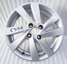 Laden Sie das Bild in den Galerie-Viewer, 1x Alufelge 15 Zoll 5.5" 4x100 41ET Glanz Silber 1S0601025AP Seat Mii Up FEL6900822806zt