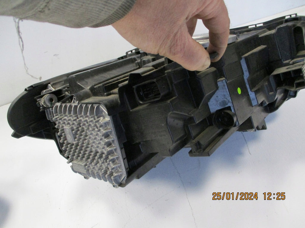 Frontscheinwerfer BMW X1 F48 5A01172-02 5A01171-02 LED Rechts oder Links SCH6319305632to