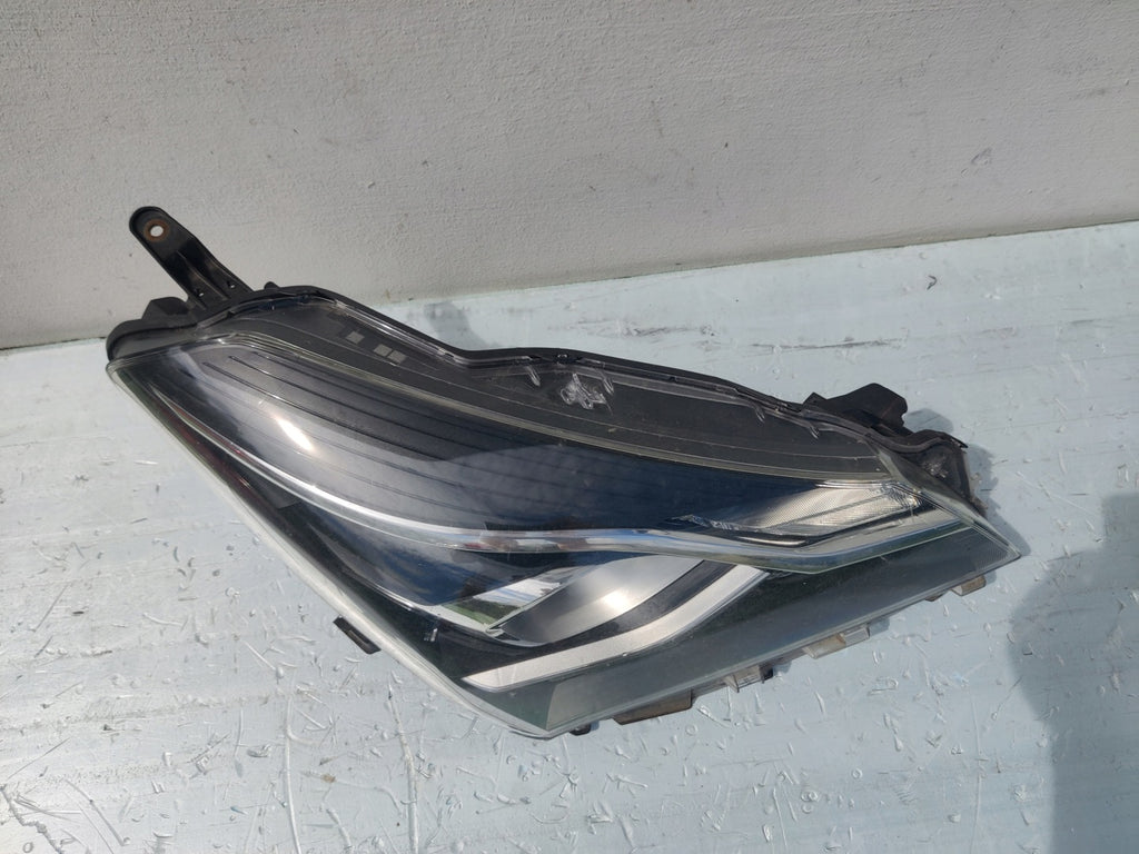 Frontscheinwerfer Toyota Yaris 81110-0D35006 Rechts Scheinwerfer Headlight SCH3780357100ka