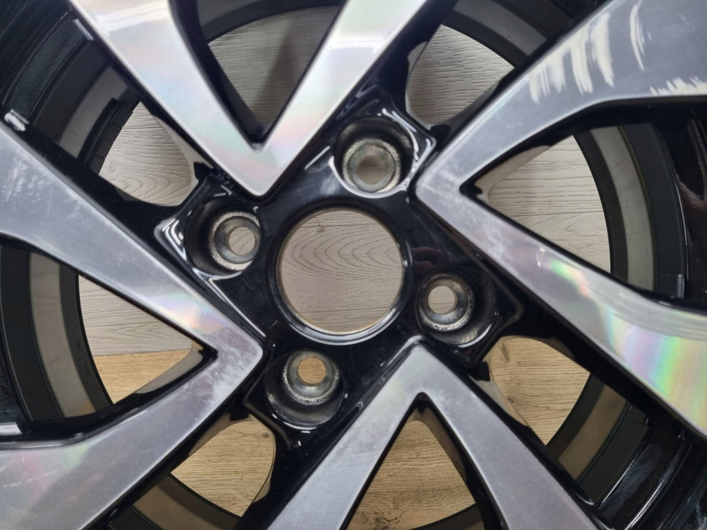 1x Alufelge 15 Zoll 5.5" 4x100 41ET Glanz Silber 1S0601025CE Mg Up Rim Wheel FEL3110646230mj