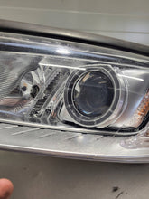 Laden Sie das Bild in den Galerie-Viewer, Frontscheinwerfer Volvo V70 S80 31353532 Xenon Links Scheinwerfer Headlight SCH1158137288ld