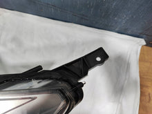 Laden Sie das Bild in den Galerie-Viewer, Frontscheinwerfer Opel Meriva B 13286612 Links Scheinwerfer Headlight SCH7799030901su