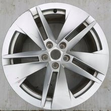 Load image into Gallery viewer, 1x Alufelge 19 Zoll 8.0" 5x112 45ET Glanz Silber 5LA601025 Skoda Enyaq Iv FEL2422466254no