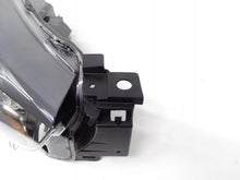 Laden Sie das Bild in den Galerie-Viewer, Frontscheinwerfer Mazda 2 D09K-51030 LED Rechts Scheinwerfer Headlight
