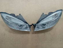 Laden Sie das Bild in den Galerie-Viewer, Frontscheinwerfer Skoda Fabia II Roomster Ein Satz Scheinwerfer Headlight SCH1778249297nb