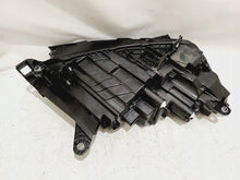 Laden Sie das Bild in den Galerie-Viewer, Frontscheinwerfer Skoda Enyaq 5LB941015 LED Links Scheinwerfer Headlight