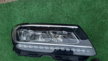 Laden Sie das Bild in den Galerie-Viewer, Frontscheinwerfer VW Touran 5NB941036 LED Rechts Scheinwerfer Headlight