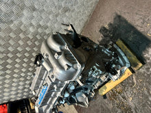 Load image into Gallery viewer, Motor Hyundai Veloster G4FJ 1.6 TGDI 186PS 88TKm Benzin Engine Unkomplett MOT7509157073yn