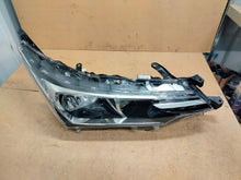 Laden Sie das Bild in den Galerie-Viewer, Frontscheinwerfer Toyota Corolla 81110-02L50-00 LED Rechts Headlight SCH2132783403yy
