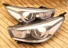 Laden Sie das Bild in den Galerie-Viewer, Frontscheinwerfer Kia Rio LED Ein Stück (Rechts oder Links) Headlight
