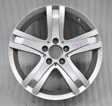 Laden Sie das Bild in den Galerie-Viewer, 1x Alufelge 17 Zoll 7.5&quot; 5x112 47,5ET A2044015502 Mercedes-Benz X204 Rim Wheel