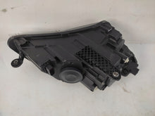 Laden Sie das Bild in den Galerie-Viewer, Frontscheinwerfer Skoda Superb III 3V1941015 Ein Stück (Rechts oder Links)