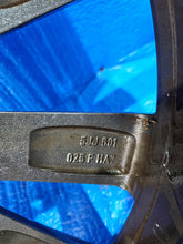 Laden Sie das Bild in den Galerie-Viewer, 1x Alufelge 17 Zoll 7.0&quot; 5x100 5JJ601025F Skoda Fabia Rapid Rim Wheel