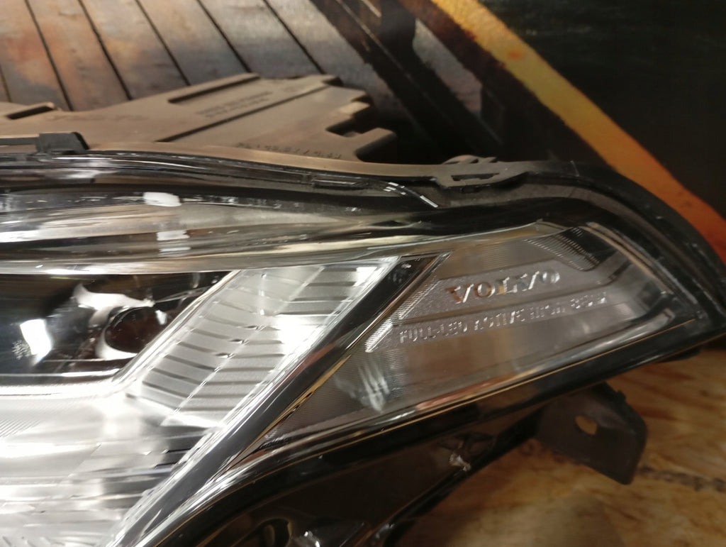 Frontscheinwerfer Volvo Xc90 32228689 31468918 LED Ein Stück (Rechts oder Links)