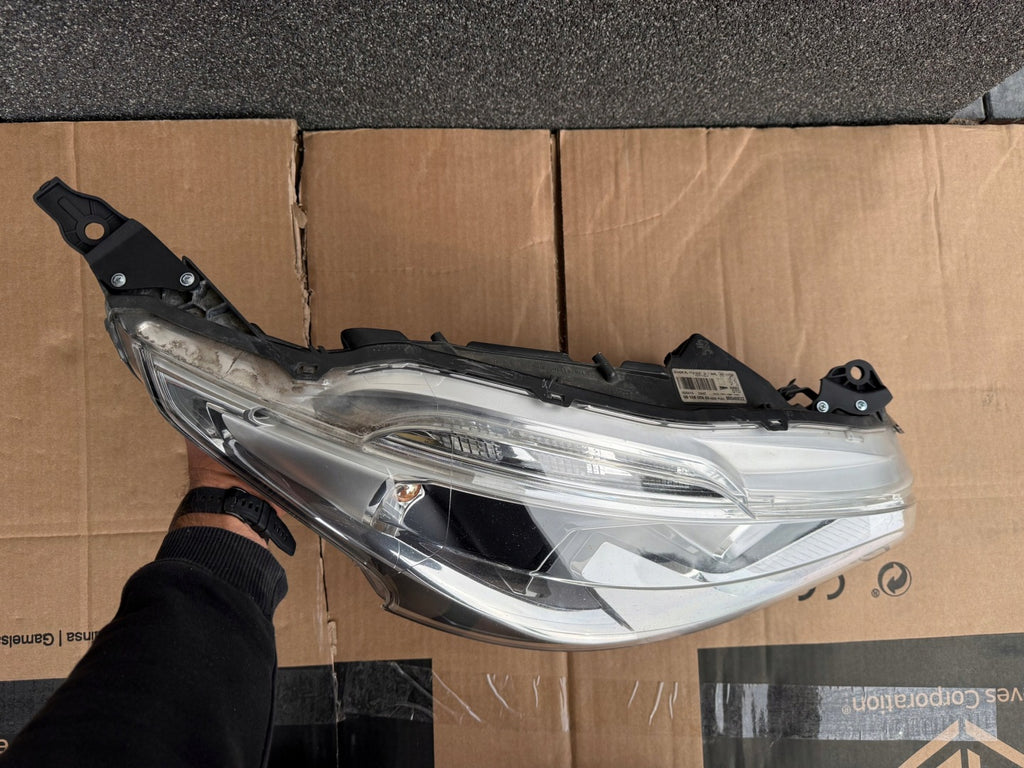 Frontscheinwerfer Peugeot 208 9810805880 Rechts Scheinwerfer Headlight SCH9412005649mv