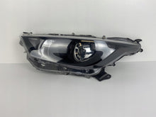 Laden Sie das Bild in den Galerie-Viewer, Frontscheinwerfer Toyota Yaris 81170-K0010 LED Links Scheinwerfer Headlight SCH1507864146wf