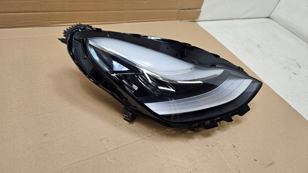 Frontscheinwerfer Tesla Model 3 1077376-50-B Full LED Rechts Headlight