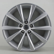Laden Sie das Bild in den Galerie-Viewer, 4x Alufelge 18 Zoll 8.0" 5x112 30ET Glanz Silber 6867338 BMW 4 Rim Wheel FEL2255551463vt