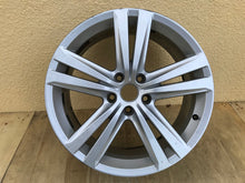 Load image into Gallery viewer, 1x Alufelge 18 Zoll 7.5" 5x112 51ET Glanz 5F0601025J Seat Leon Rim Wheel FEL7692569516at