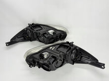 Laden Sie das Bild in den Galerie-Viewer, Frontscheinwerfer Ford Focus BM51-13W030-AF BM51-13W029-AF Ein Satz Headlight SCH7233028270bm